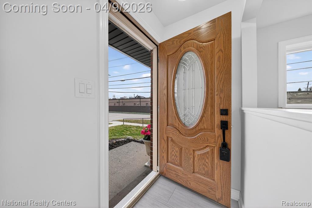 205 Royal Park Lane, Madison Heights, MI 48071 — Photo 6
