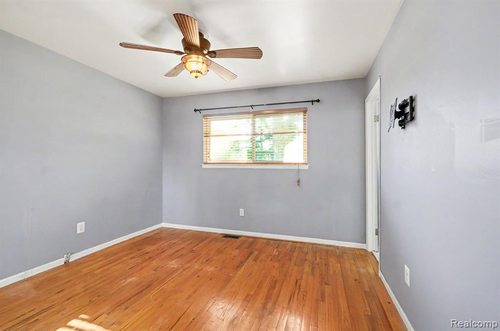 35252 Simon Drive, Clinton Twp, MI 48035 — Photo 12
