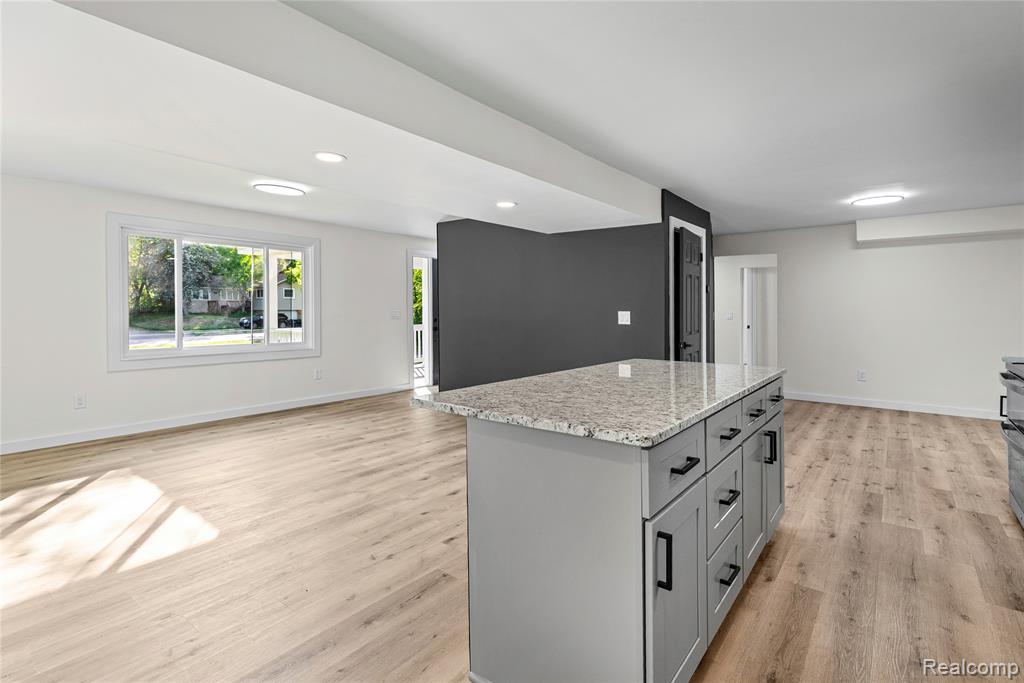 1460 W Silverbell Road, Lake Orion, MI — Photo 31