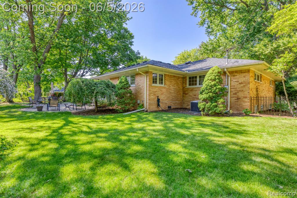 19141 Warwick Street, Franklin, MI 48025 — Photo 44