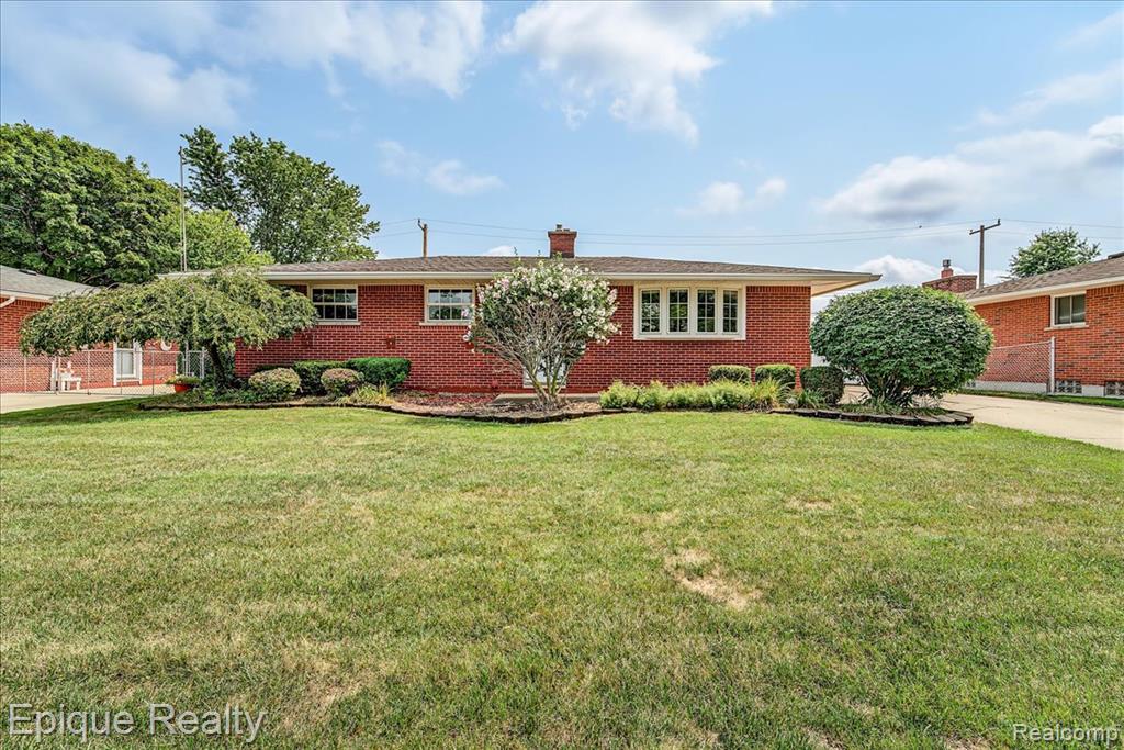 29749 Ailanthus Drive, Flat Rock, MI 48134