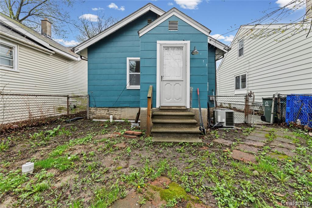 50 E Hayes Avenue, Hazel Park, MI 48030 — Photo 18