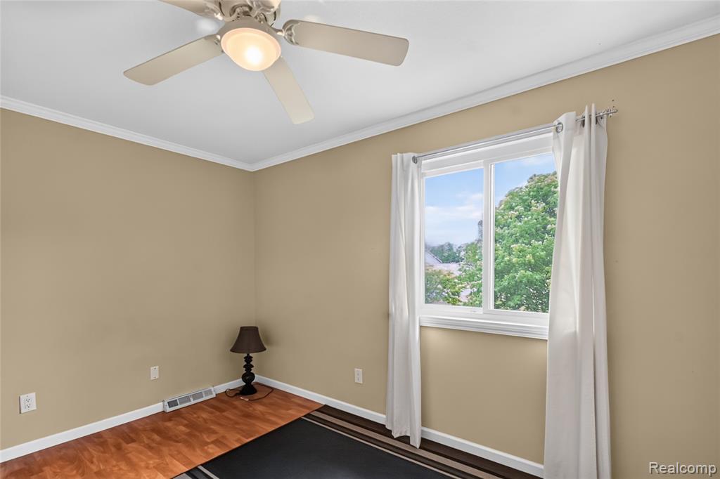 2312 Darwin Lane, Saginaw, MI 48603 — Photo 16