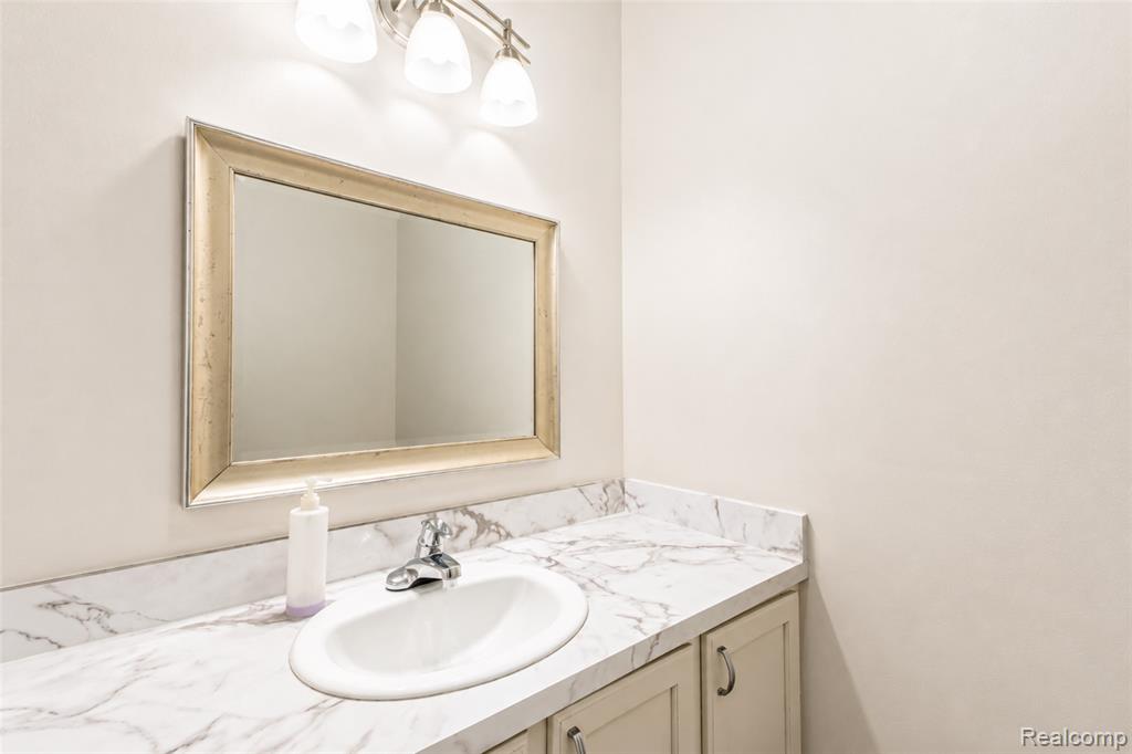 41544 Oconnor Lane, Novi, MI 48377 — Photo 31