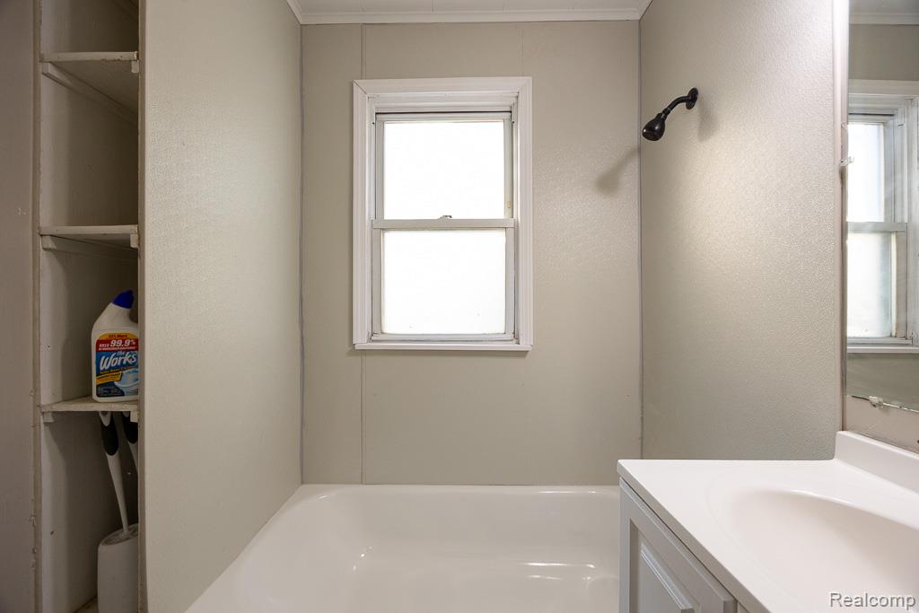 128 W Muir Avenue, Hazel Park, MI 48030 — Photo 16