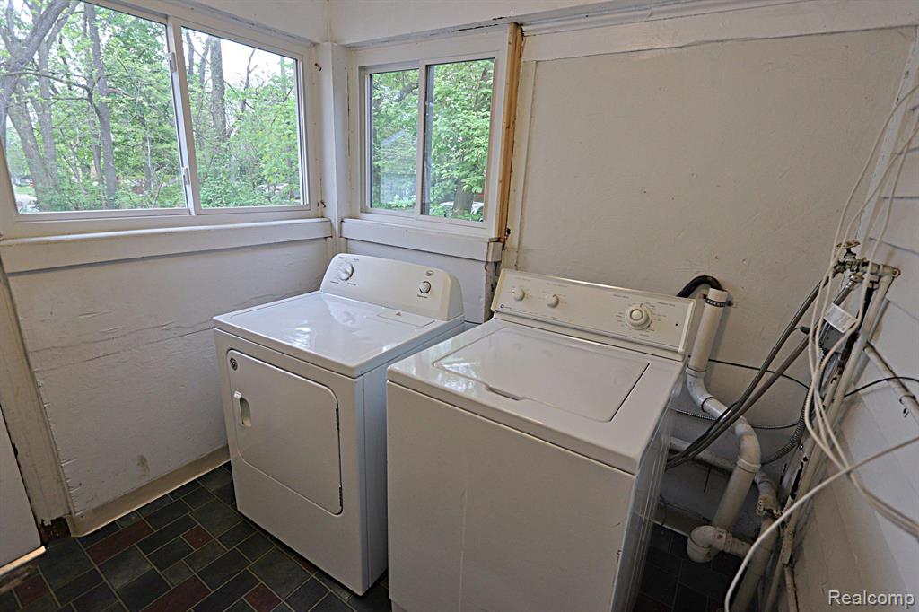 226 N SUMMIT Street, Ypsilanti, MI 48197 — Photo 8