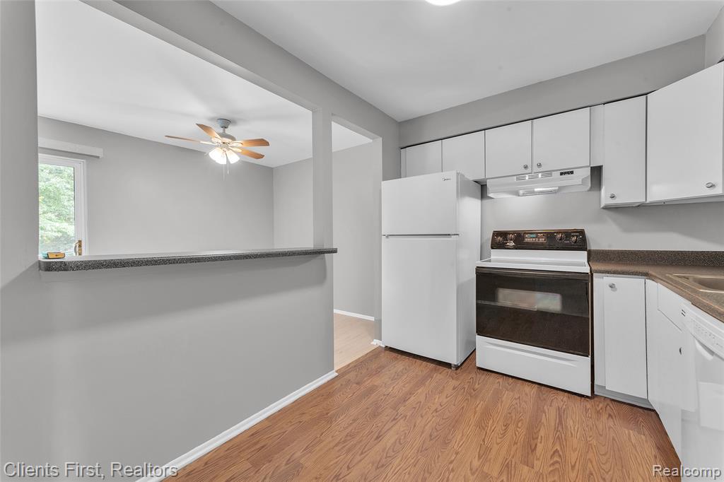7570 WOODVIEW Street, Westland, MI — Photo 15