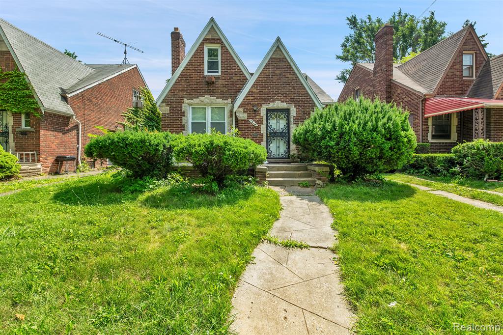 9566 HUBBELL Street, Detroit, MI 48227 — Photo 2