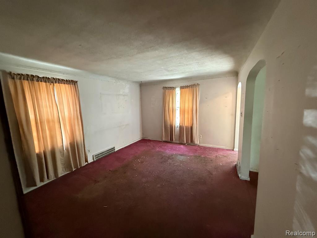 20221 Kenosha Street, Harper Woods, MI 48225 — Photo 7