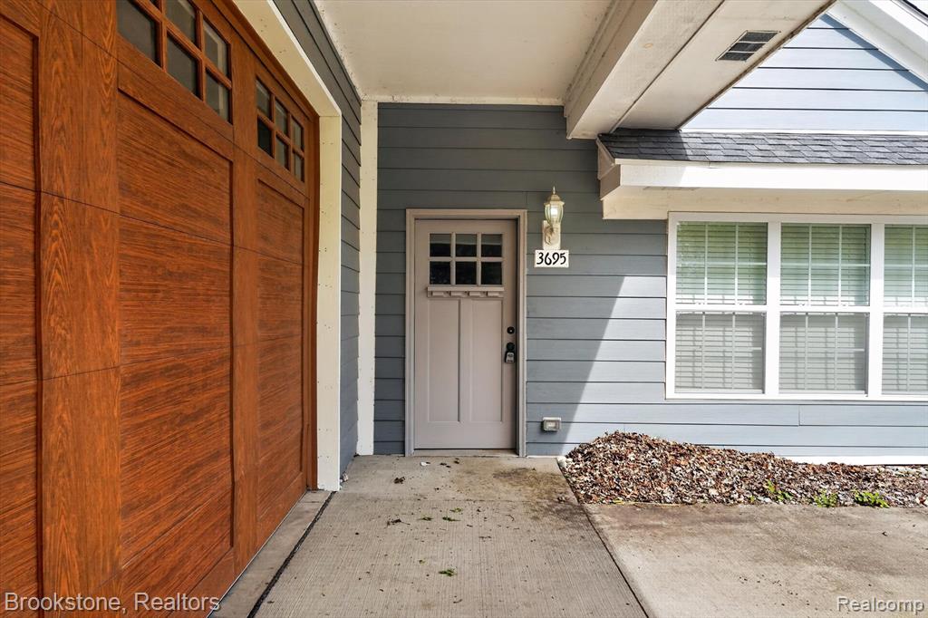 3695 Lotus Drive, Waterford, MI 48329 — Photo 3
