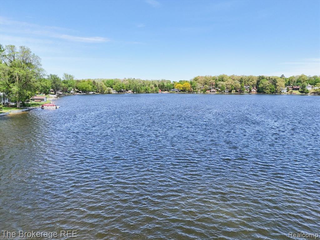 293 Hickory Place Drive, Columbiaville, MI 48421 — Photo 25