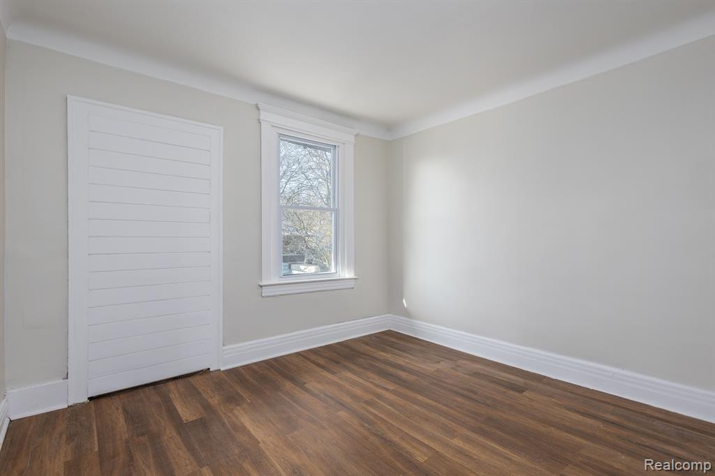 574 MELBOURNE Street, Detroit, MI 48202 — Photo 13