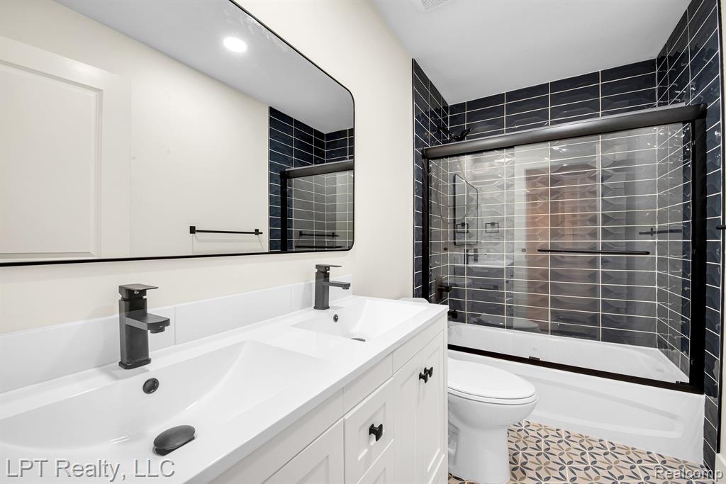 931 E PEARL Avenue N, Hazel Park, MI 48030 — Photo 13