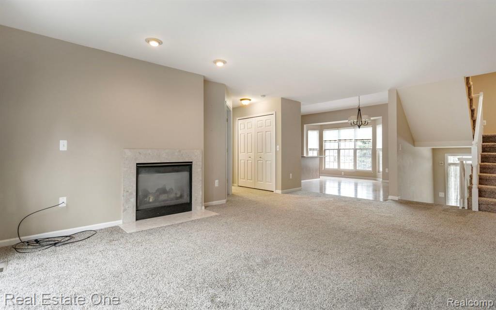 6975 EDGEWATER Drive, Troy, MI 48085 — Photo 5