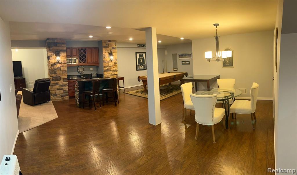 760 PEMBROKE, White Lake, MI — Photo 28