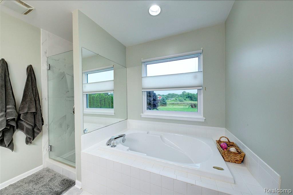 7862 Summer Breeze Trail, Howell, MI 48843 — Photo 33