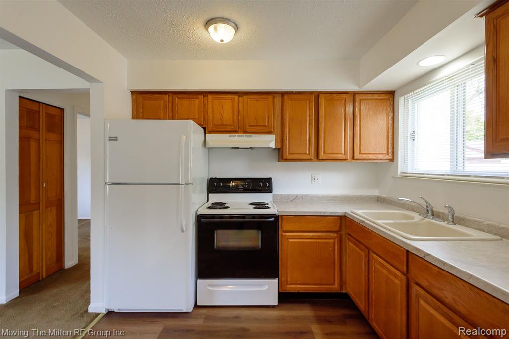 9421 VAN BUREN Street, Van Buren, MI 48111 — Photo 7