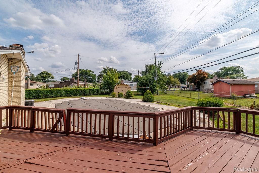 4908 Kadena Court, Sterling Heights, MI 48310 — Photo 12
