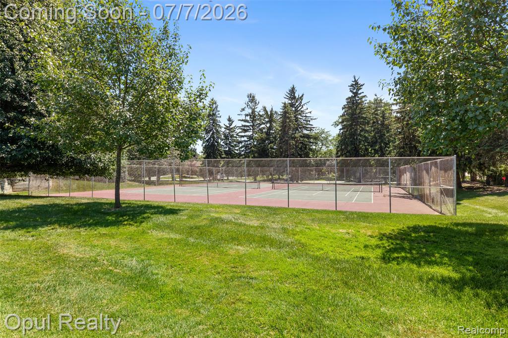 3961 Chablis Street, West Bloomfield, MI 48323 — Photo 42