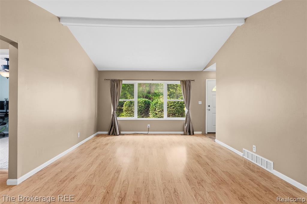 6509 Silver Lake Road, Linden, MI 48451 — Photo 14