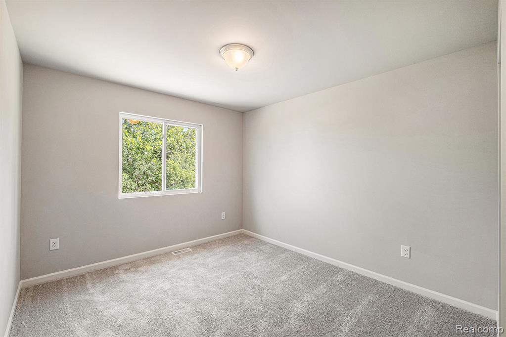 7121 Primrose Lane, Grand Blanc, MI 48439 — Photo 13