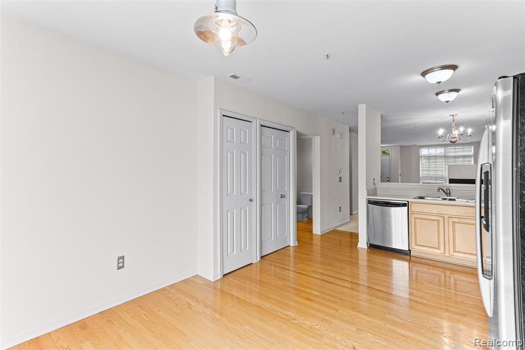 39621 SPRINGWATER Drive, Northville, MI — Photo 13