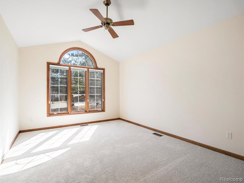4738 MULBERRY WOODS Circle, Ann Arbor, MI 48105 — Photo 15