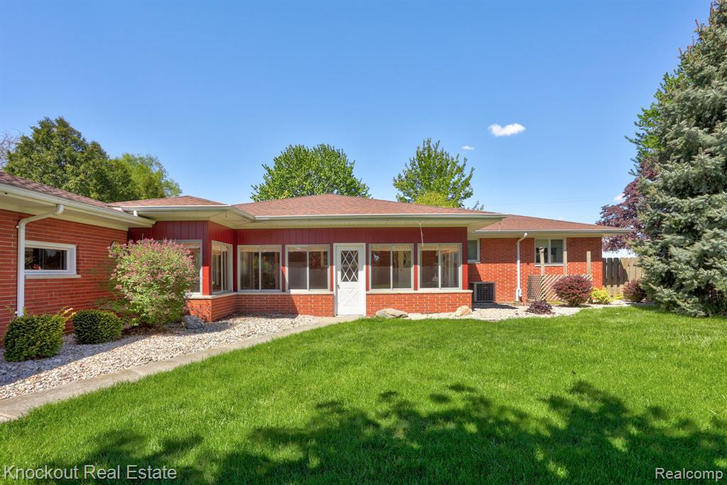 275 S Airport Road, Saginaw, MI 48601 — Photo 39
