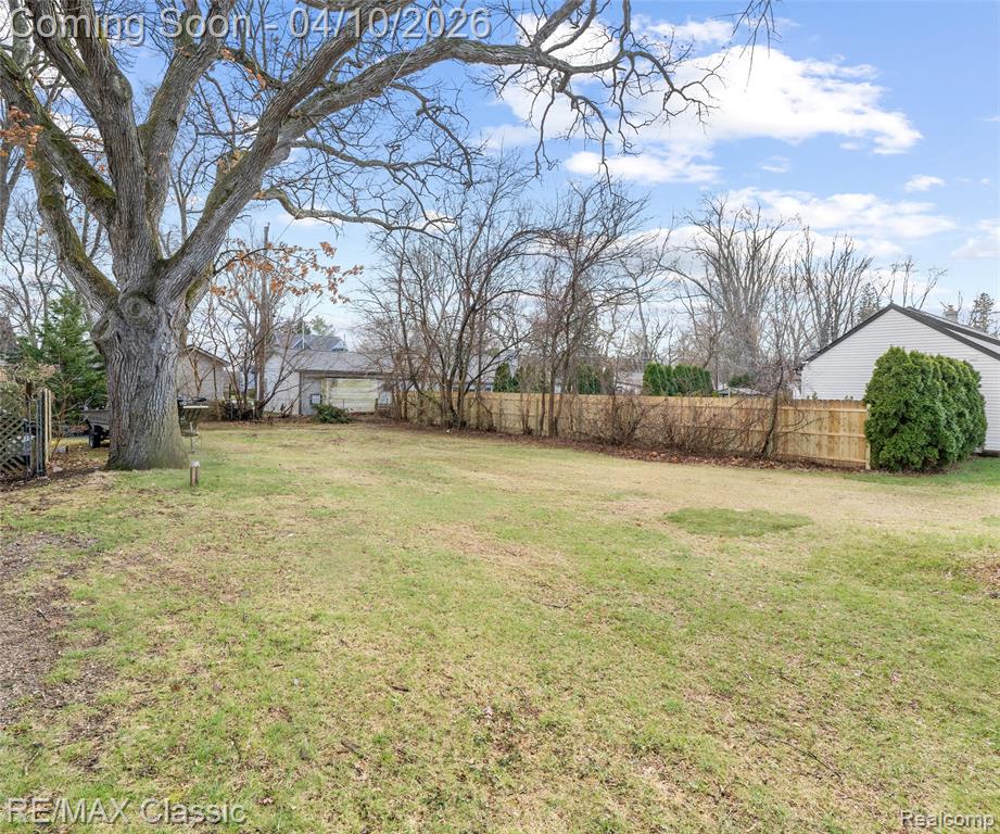 9083 Pittsfield Street, Commerce Twp, MI 48382 — Photo 41