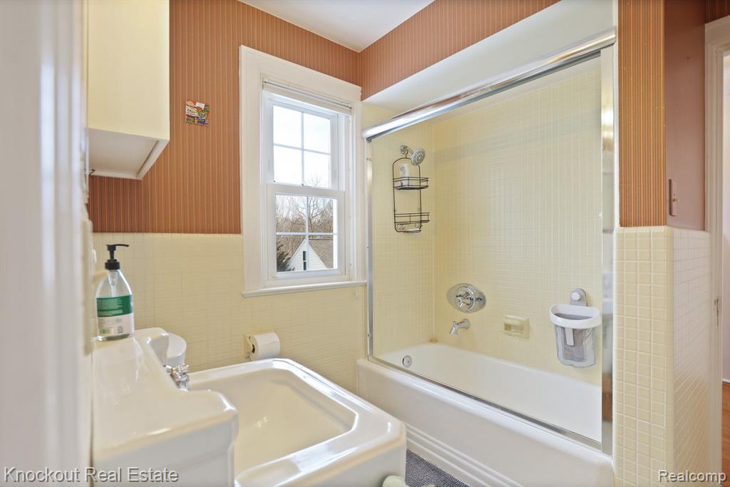 5383 Riverview Drive, Bridgeport, MI 48722 — Photo 40