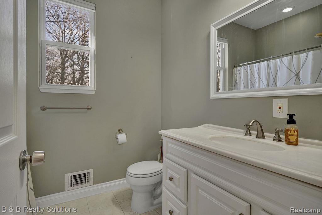 5493 King Road, China, MI — Photo 17