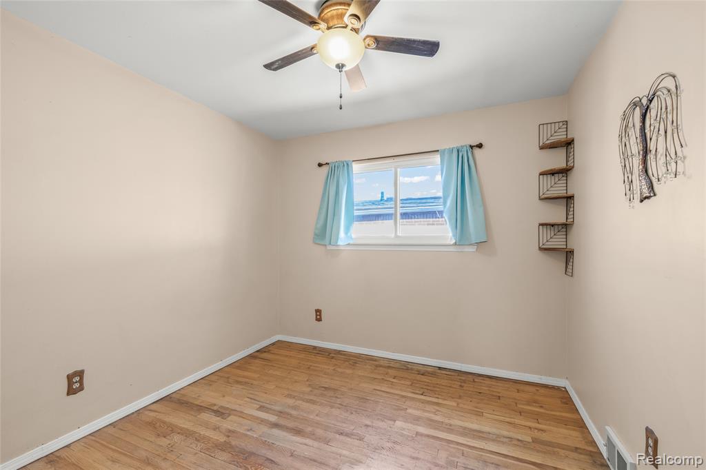 8138 Hillcrest Boulevard, Westland, MI — Photo 15