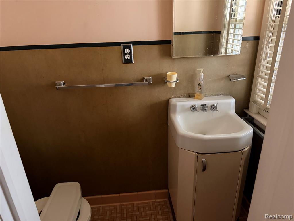 16001 Collingham Drive, Detroit, MI 48205 — Photo 13