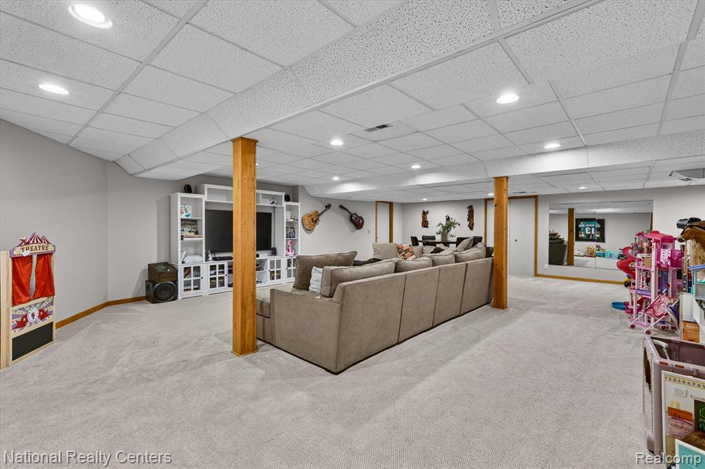 9326 Park Lane, Commerce Twp, MI 48382 — Photo 31