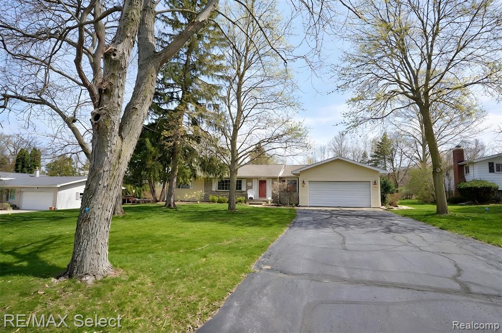 6324 Calkins Road, Flint, MI 48532 — Photo 3