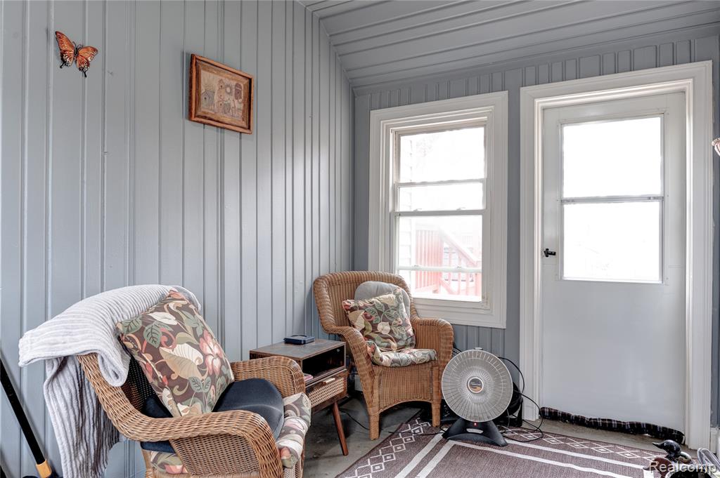 723 Globe Road, Waterford, MI 48328 — Photo 25