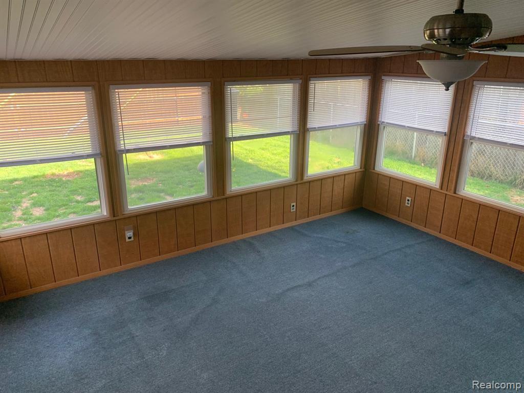 9211 LAURENCE Avenue, Allen Park, MI 48101 — Photo 13