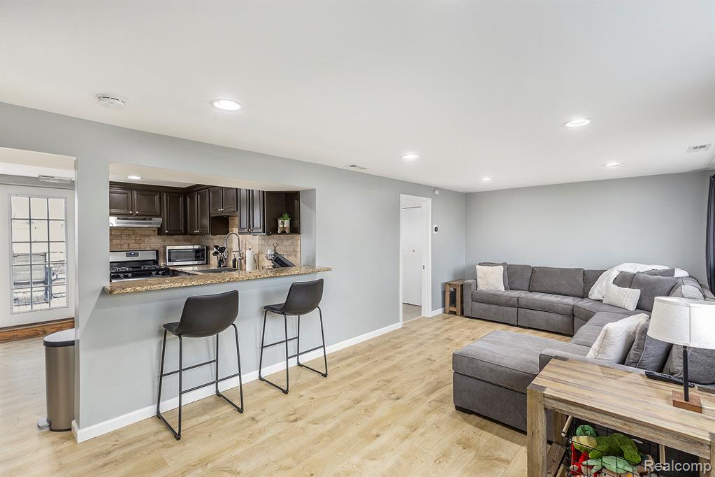 43752 Goldberg Drive, Sterling Heights, MI 48313 — Photo 5