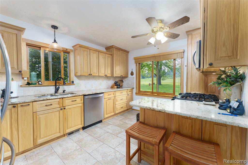 56901 Appaloosa Lane, South Lyon, MI 48178 — Photo 13