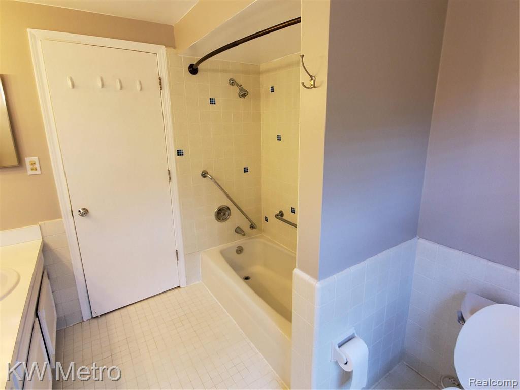 553 N OLD WOODWARD Avenue, Birmingham, MI 48009 — Photo 24
