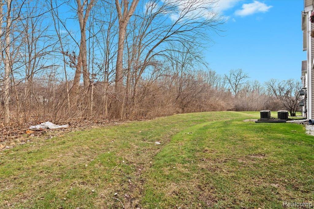 8105 AUTUMN WOODS Trail, Ypsilanti, MI 48198 — Photo 26