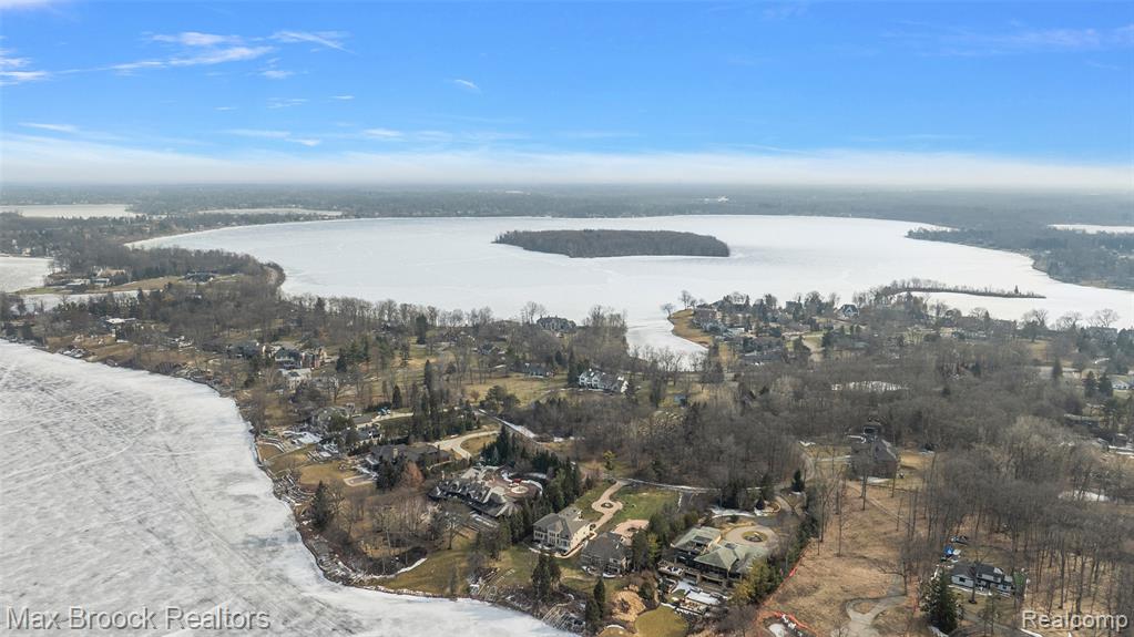 4740 Dow Ridge Road, Orchard Lake Village, MI, 48324