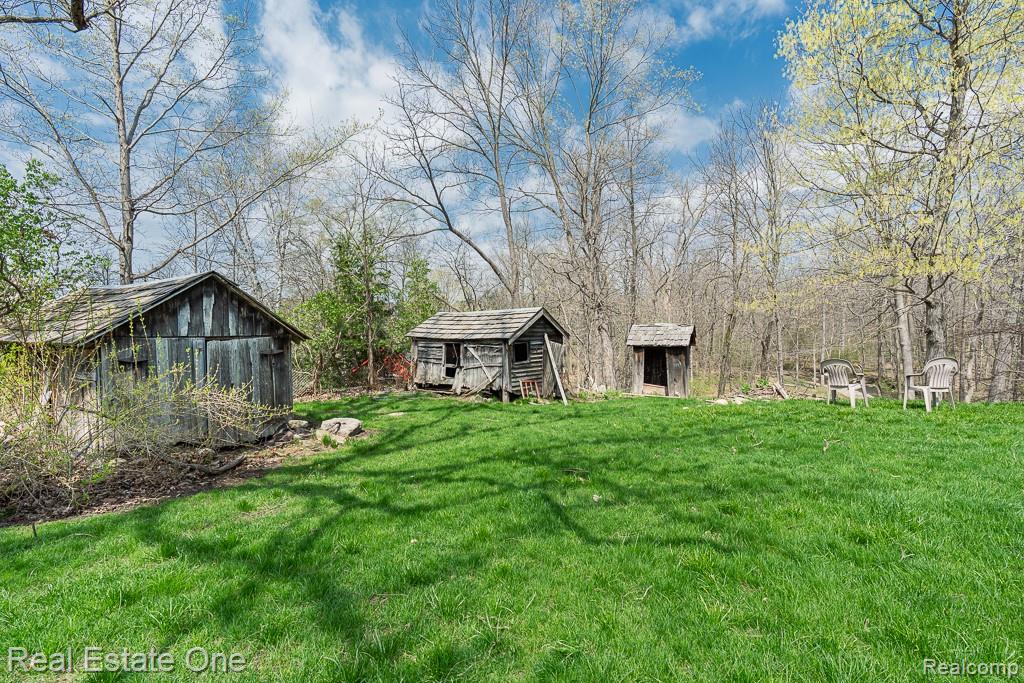 947 E Tienken Road, Rochester Hills, MI 48306 — Photo 4