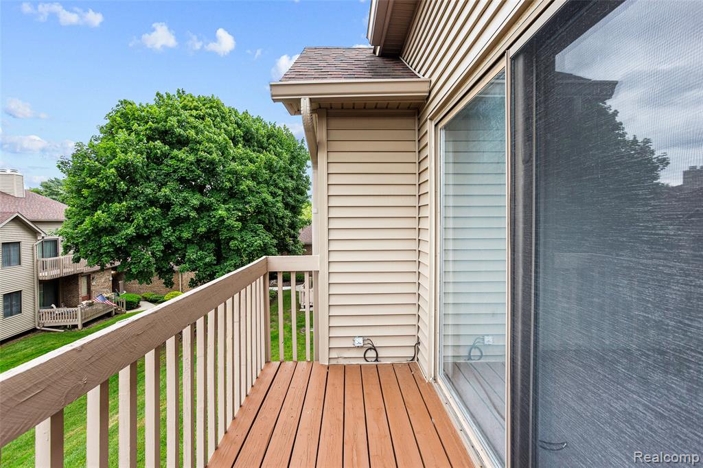 7147 Elmhurst, West Bloomfield, MI — Photo 30