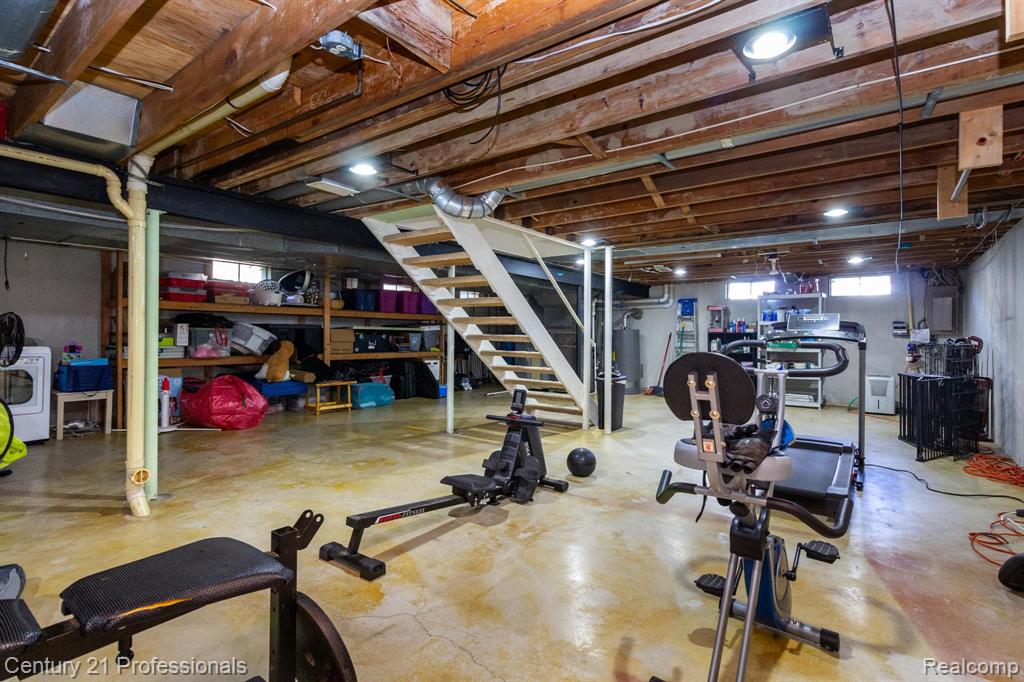 9418 Oakmont Drive, Grand Blanc, MI 48439 — Photo 39
