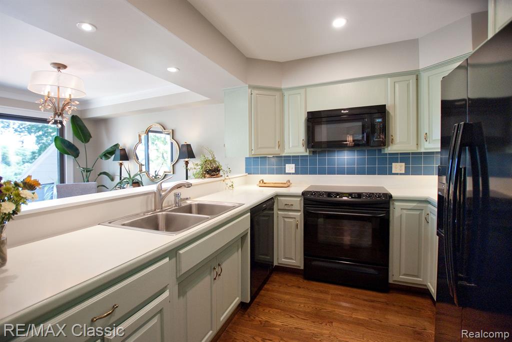 218 Whitlock Street, 10, Saline, MI 48176 — Photo 14