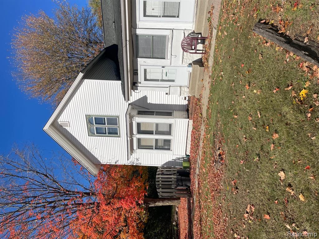 91 EAST Street, Oxford, MI 48371 — front exterior