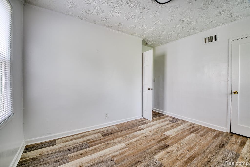585 Olds Street, Ypsilanti, MI 48198 — Photo 22