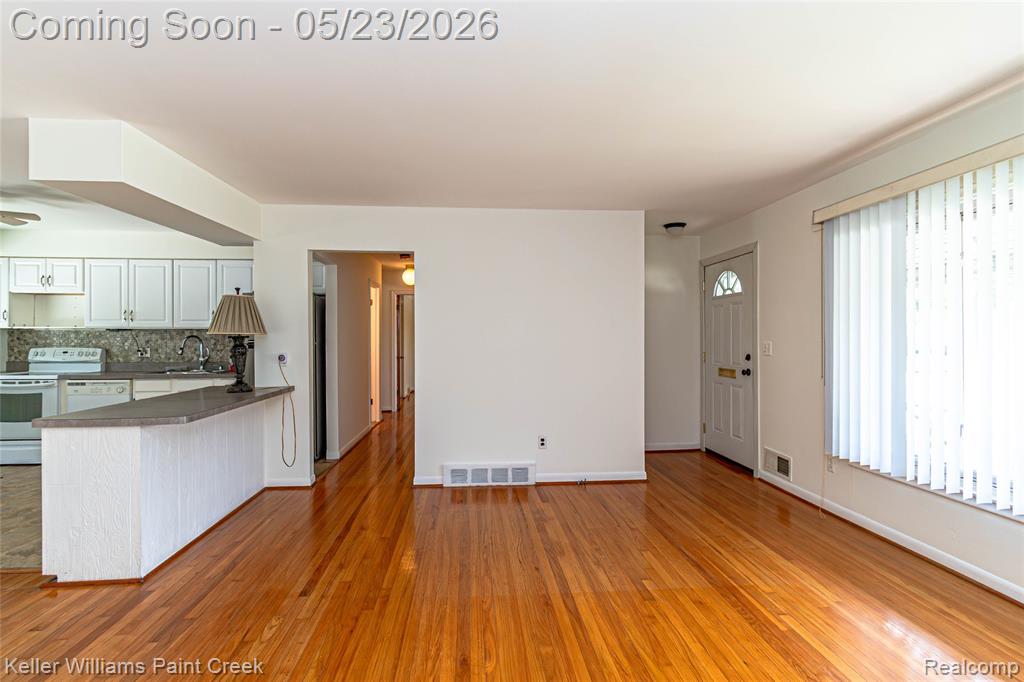 31395 Lyons Circle W, Warren, MI 48092 — Photo 21