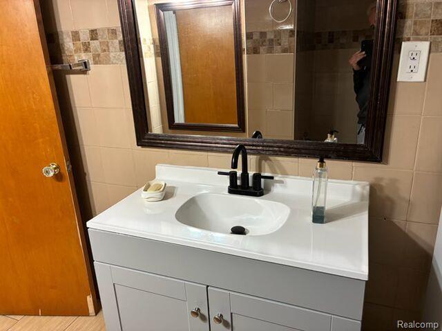 6766 Parkway Circle, Dearborn Heights, MI 48127 — Photo 10